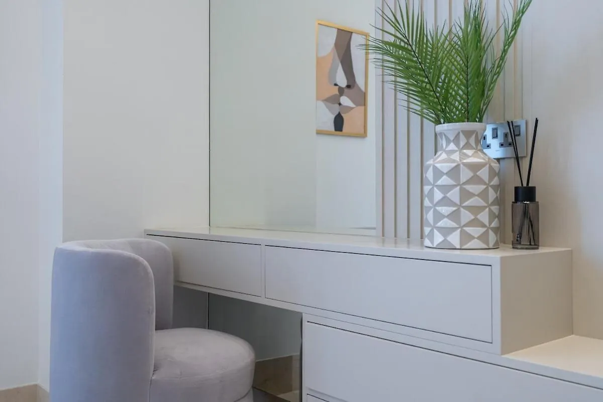 3 Bedroom Apartment That'S Sleeps 5 With Amazing Beach View In Palm Jumeirah Dubai